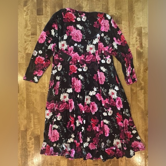 TORRID Spring Floral Black + Pink Dress V Neck and Quarter Sleeves M/L 10 00 NWT - Picture 9 of 14